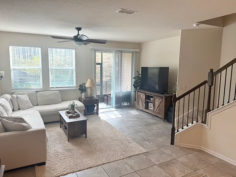 95 Bush Pl — Photo 5