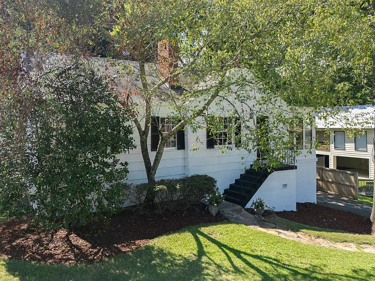 216 Overbrook Rd — Photo 2