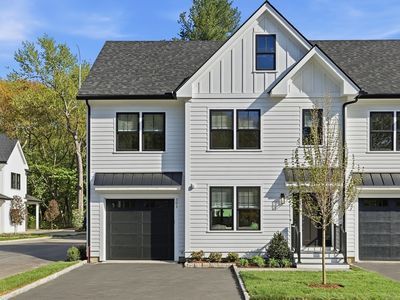 36 Loomis #203, Bedford, MA, 01730