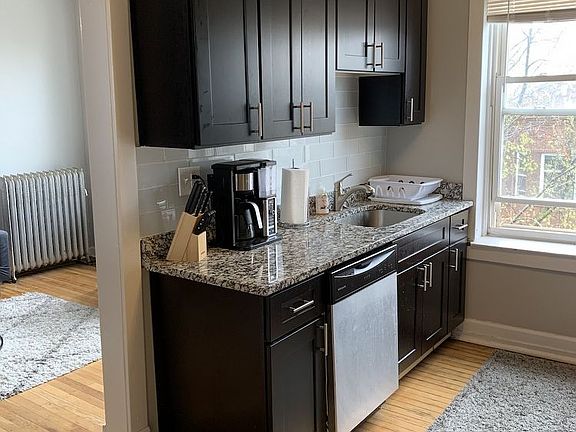 5th image of 2702 N Sacramento Ave APT 3A