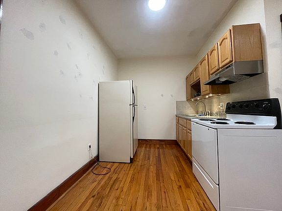 2nd image of 319 4th Ave #2
