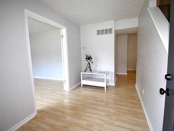 2nd image of 109 Southridge Ln