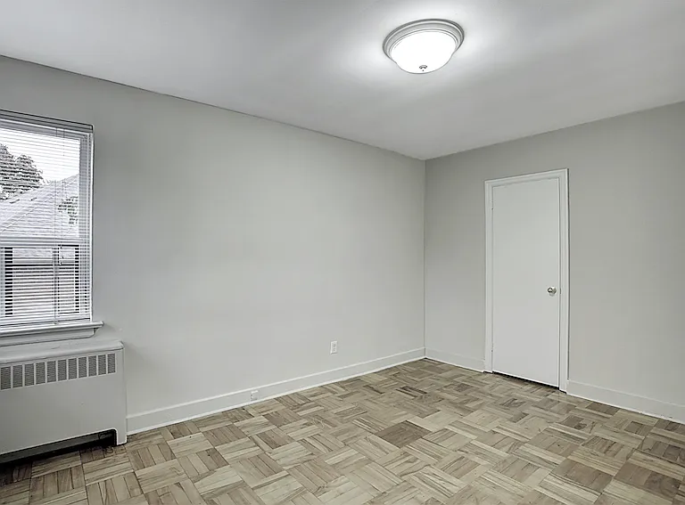 2692 Bloor St W — Photo 8