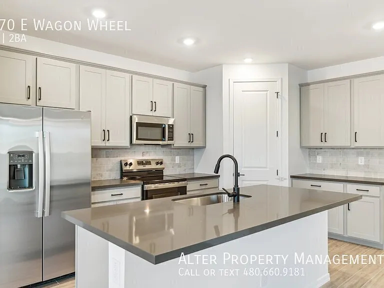 2370 E Wagon Wheel Ln — Photo 12