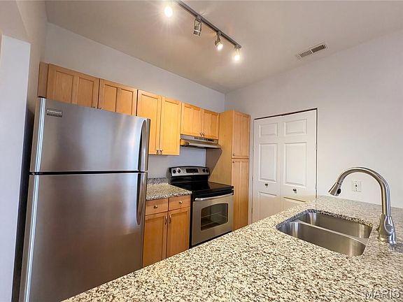 2nd image of 2320 Rutger St #20D