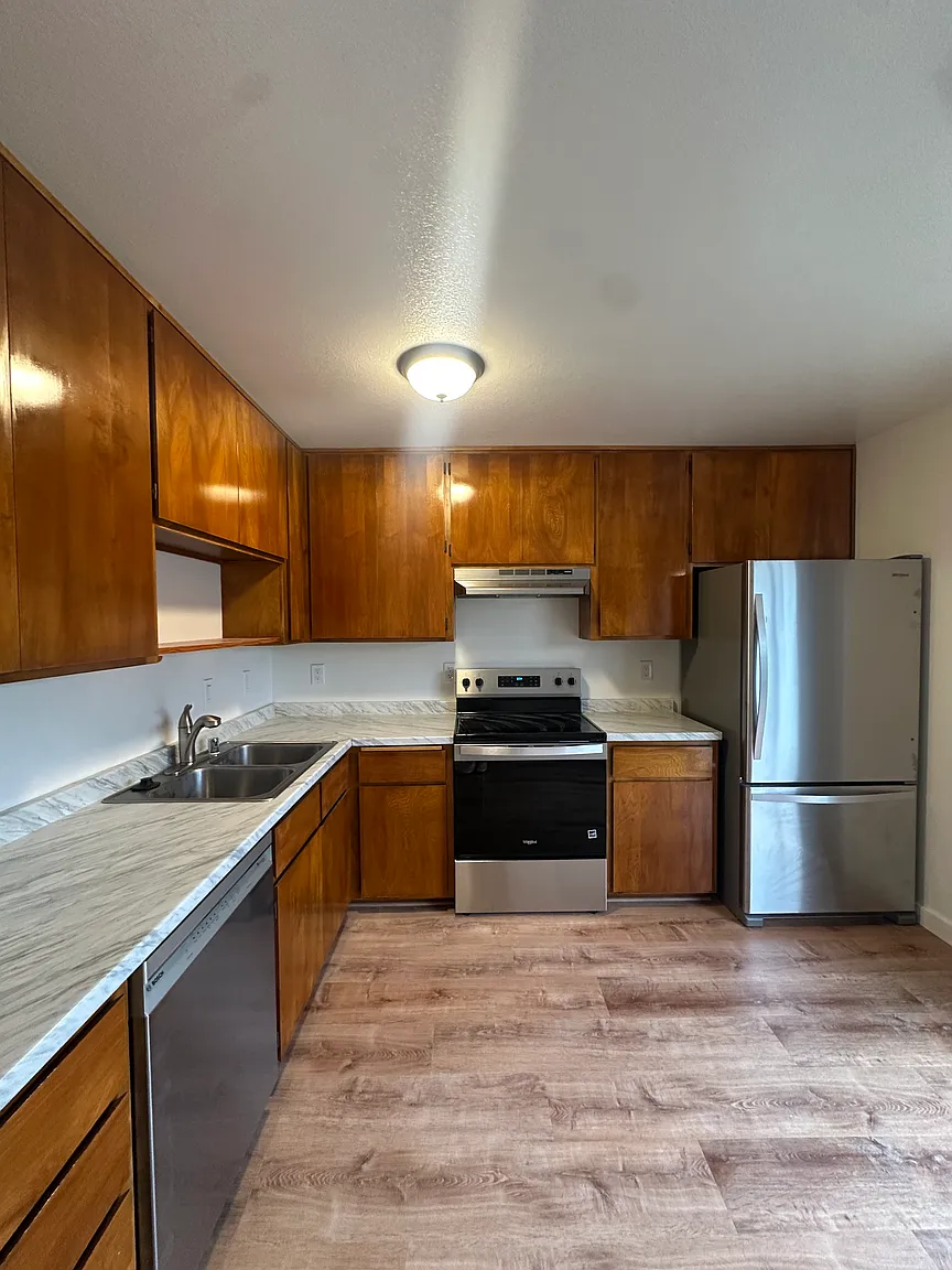 258 2nd St APT 2 photo 1