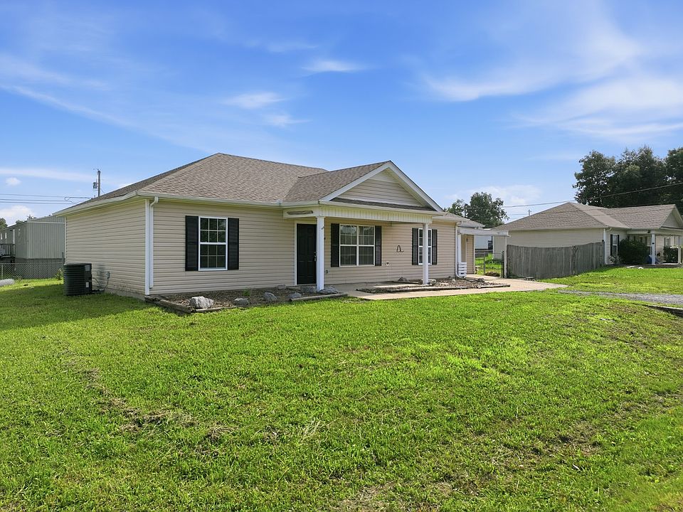 1st image of 204 Cottonwood Dr