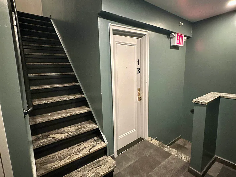 802 9th Ave #3A — Photo 8