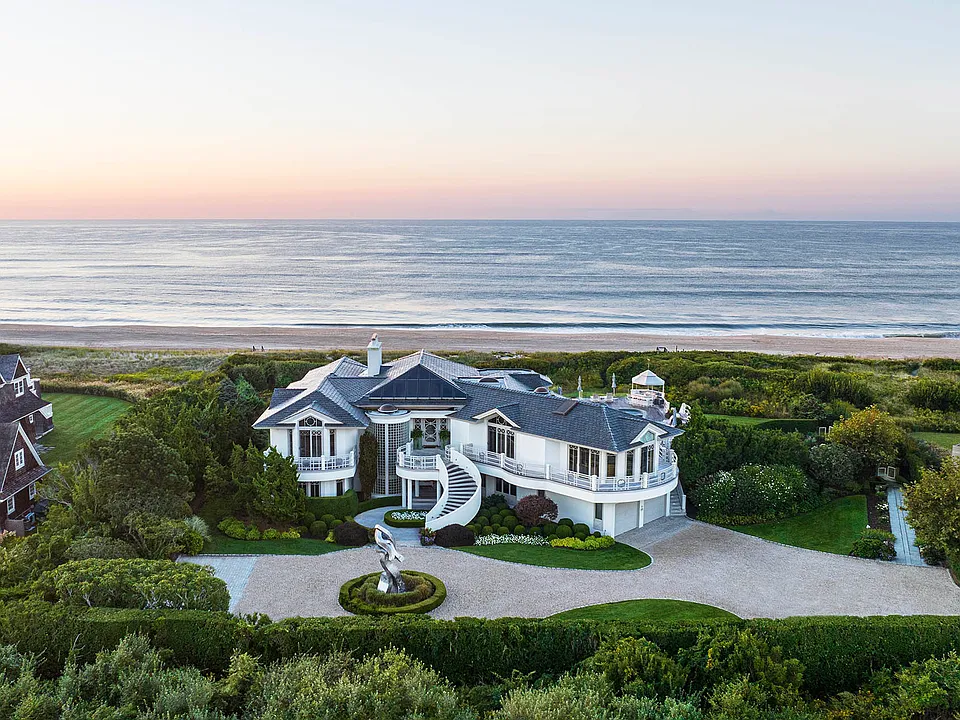 111 Beach Ln