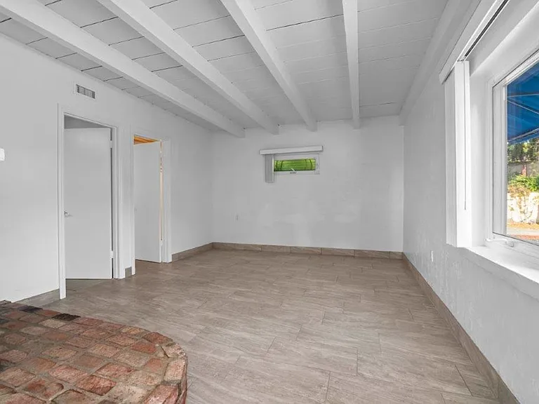 608 N Rios Ave — Photo 63