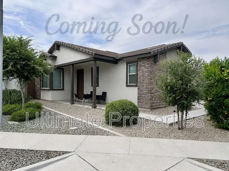835 N 110th Ave — Photo 1