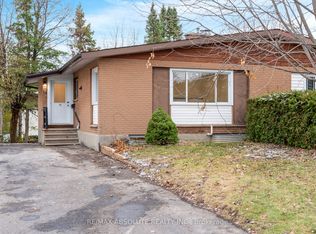 14 Mulvagh Ave, Ottawa, ON K2E 6M6