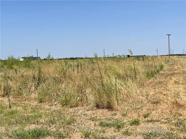 E Weinberger Rd, West, TX 76691