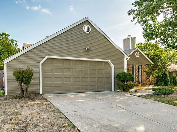 2nd image of 409 Rosemary Ln