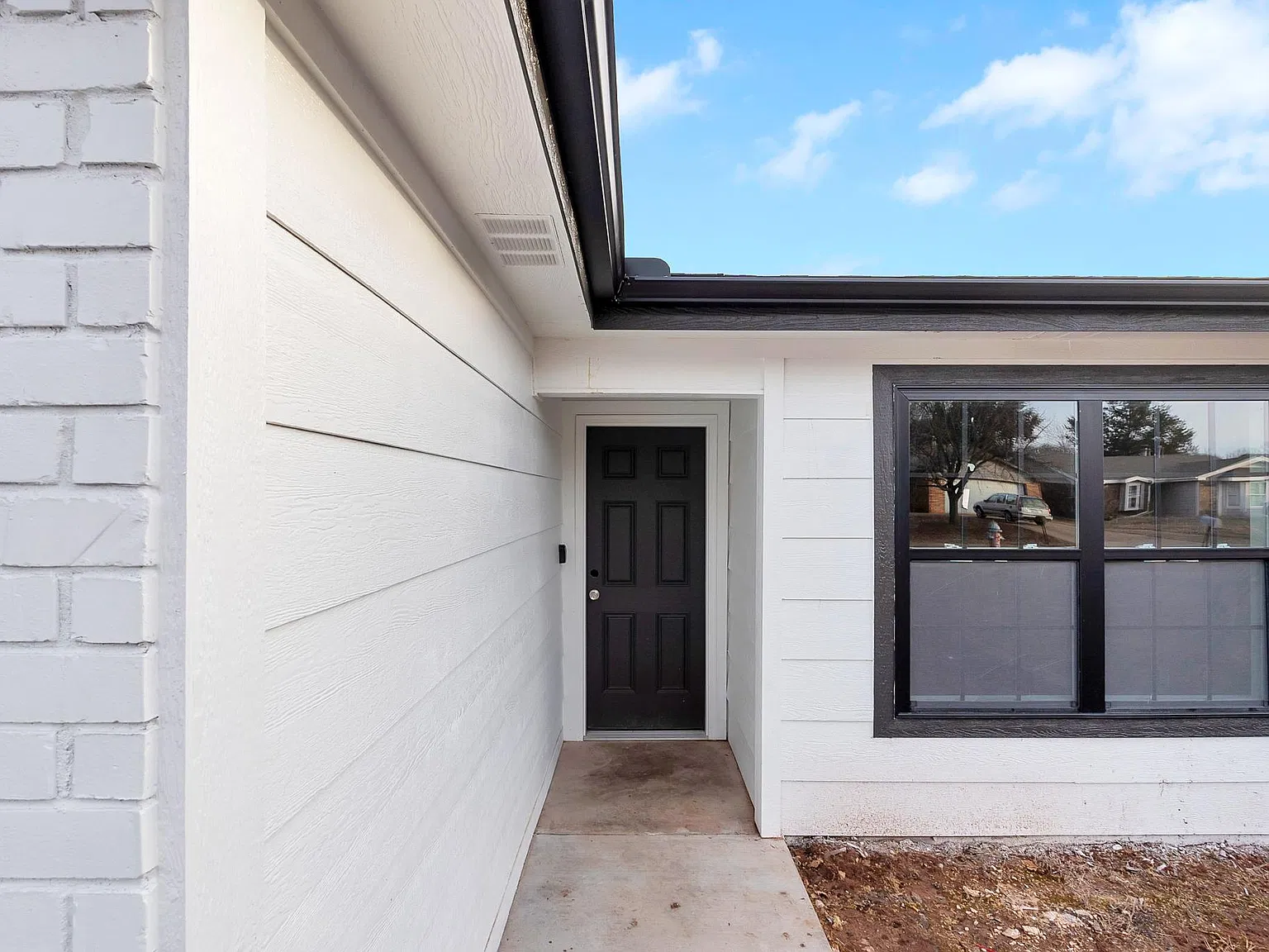 4 bed, 1900 sqft, $2,140 — Photo 3