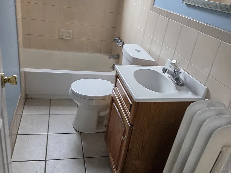 5222 Chestnut St #1R — Photo 8