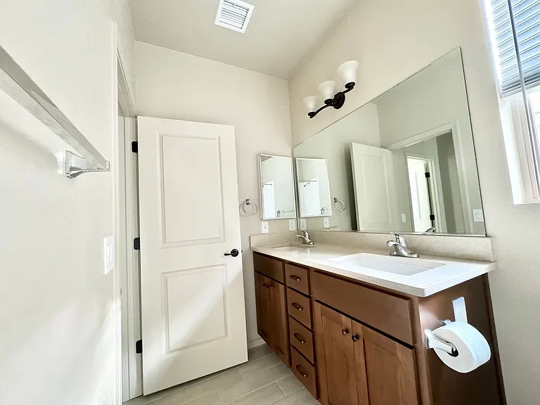 267 Berwick Pl — Photo 14