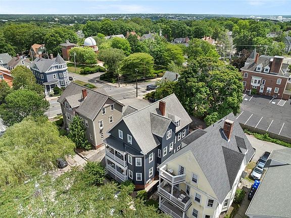 4th image of 241 Pleasant St