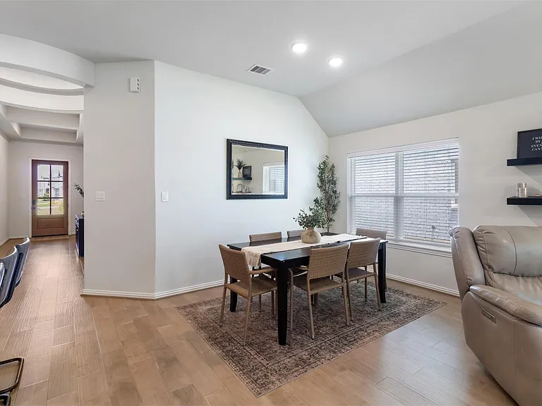 1262 Gainesville Dr — Photo 17