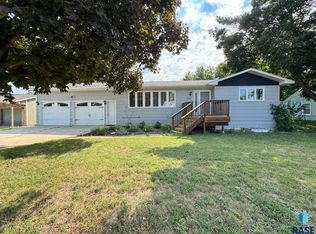 1207 4th Ave SW, Pipestone, MN 56164