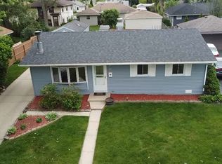 1021 Chippewa Cir, Carpentersville, IL 60110