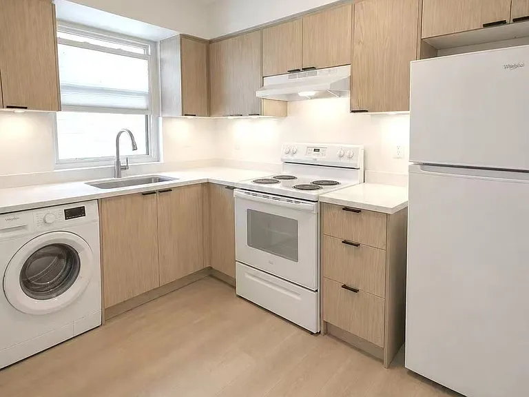 882 Broadview Ave #1 — Photo 1