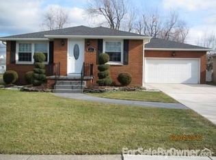 27 Augusta Ave, Amherst, NY 14226