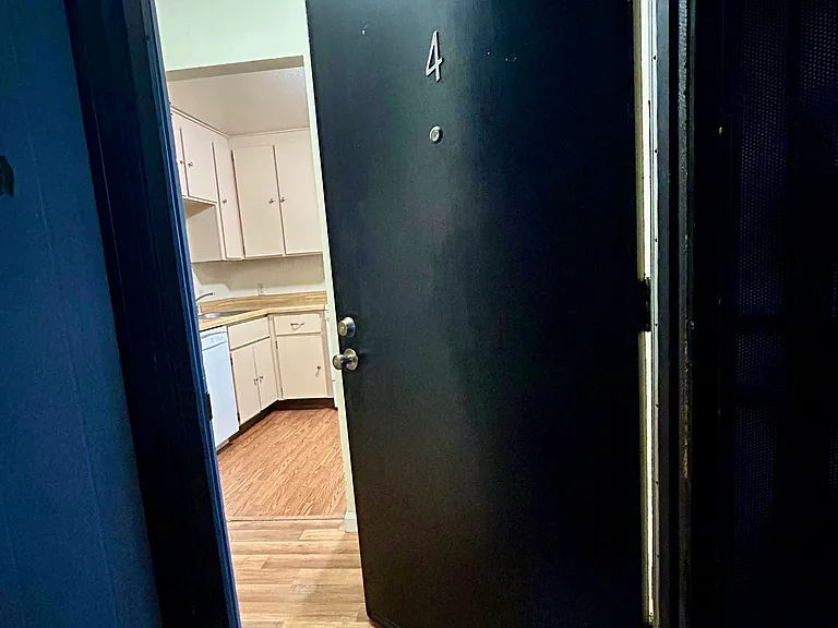 2525 Walters Way #4 — Photo 5