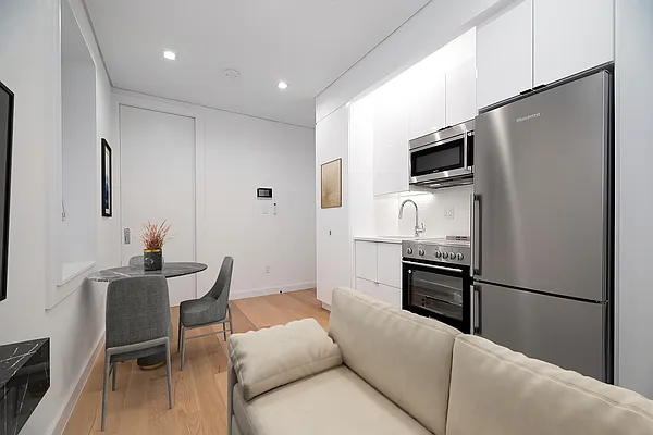 Rented by REAL New York | media 41