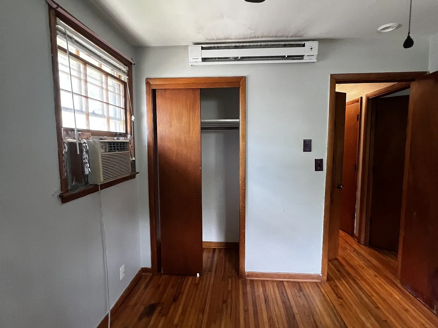 2 bed, 1.0 bath, 800 sqft, $1,400 — Photo 2