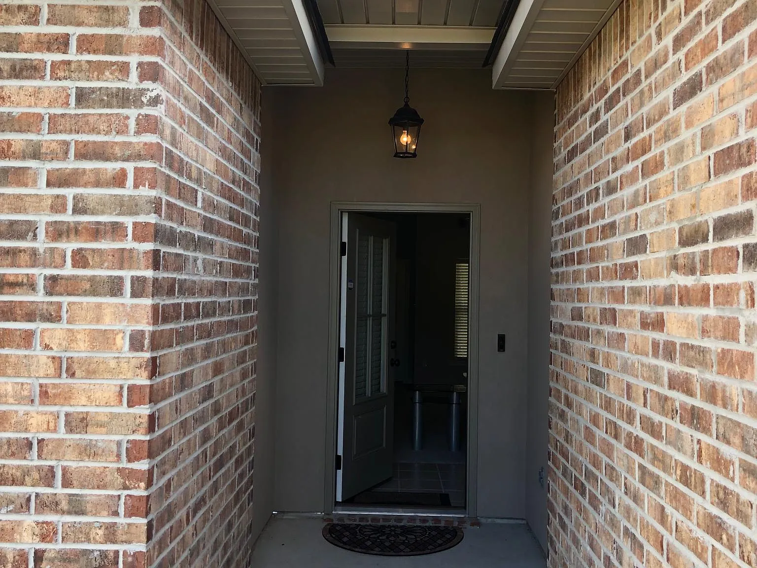 1733 S Reunion Dr — Photo 2