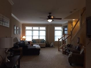 12110 Kinsley Pl, Reston, VA 20190