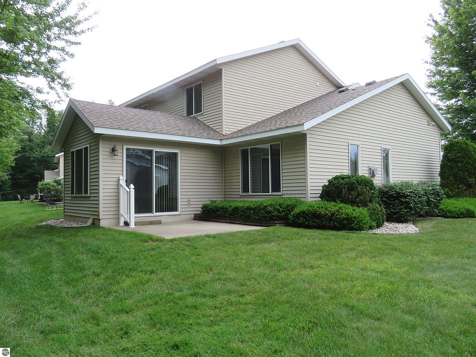 1st image of 236 Greenview Cir #24