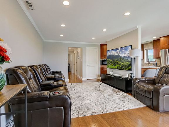 3rd image of 7300 Evergreen Dr APT 3D