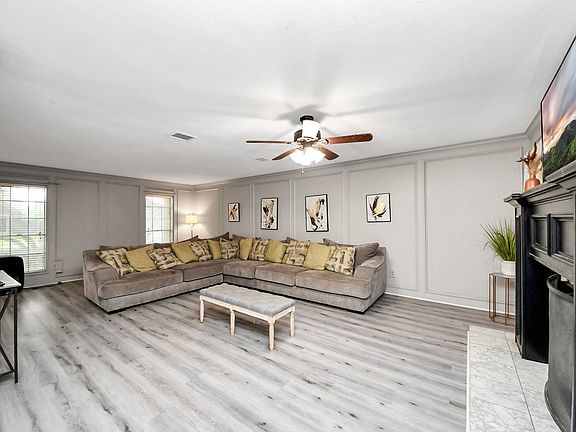 5th image of 3925 Spring Crest Ct