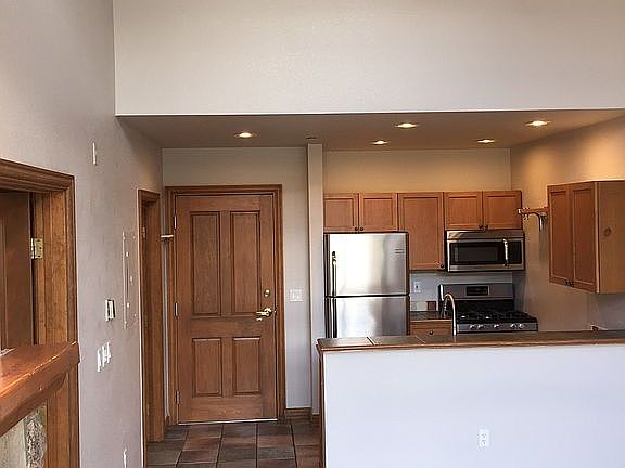4th image of 240 Chapel Pl #333