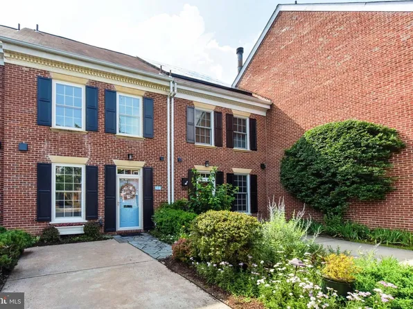 205 S West St, Alexandria, VA 22314