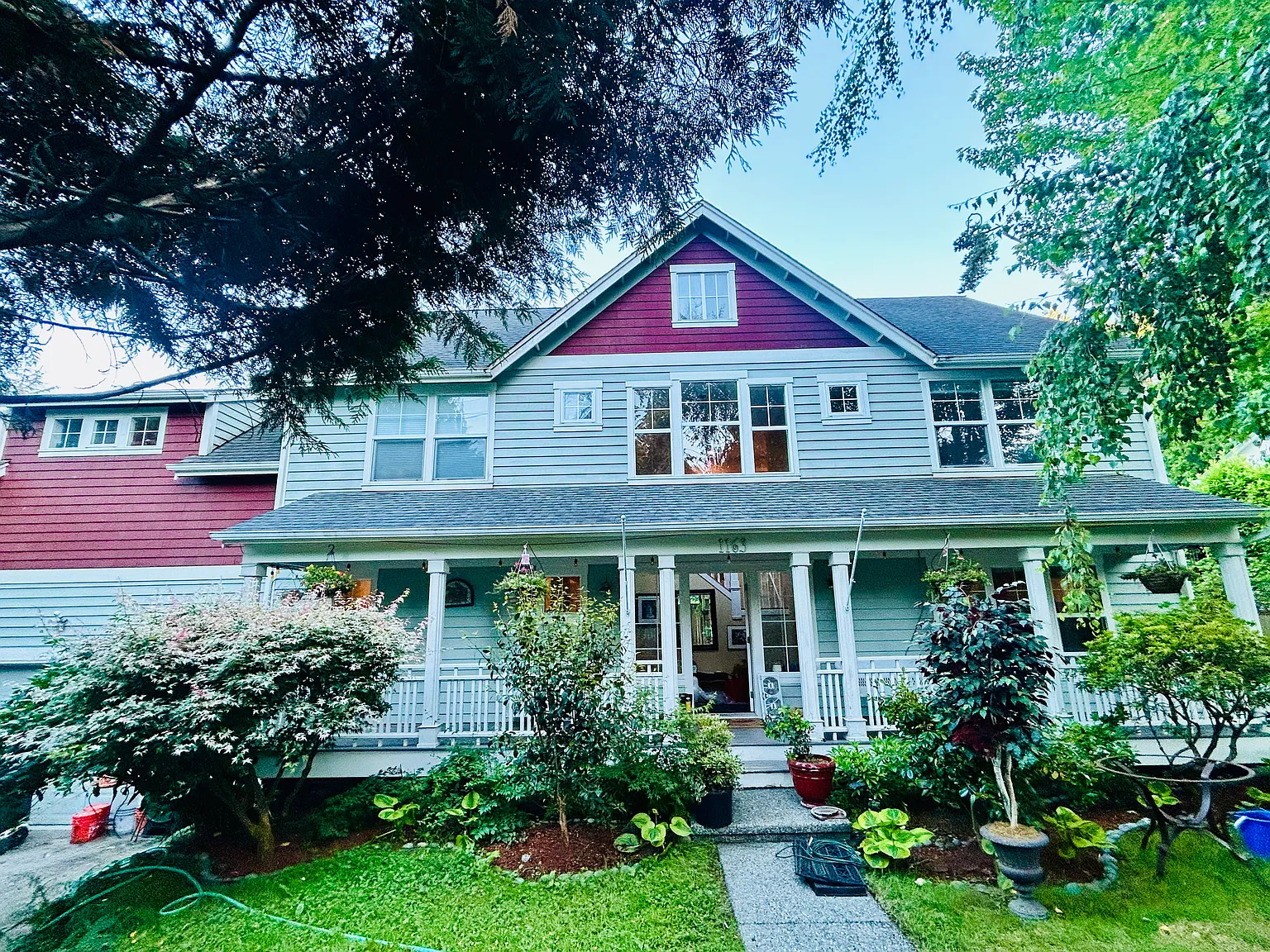4 bed, 2.5 bath, 2650 sqft, $5,000 — Photo 2