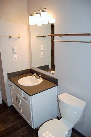 Forest Park Apartments — Photo 41