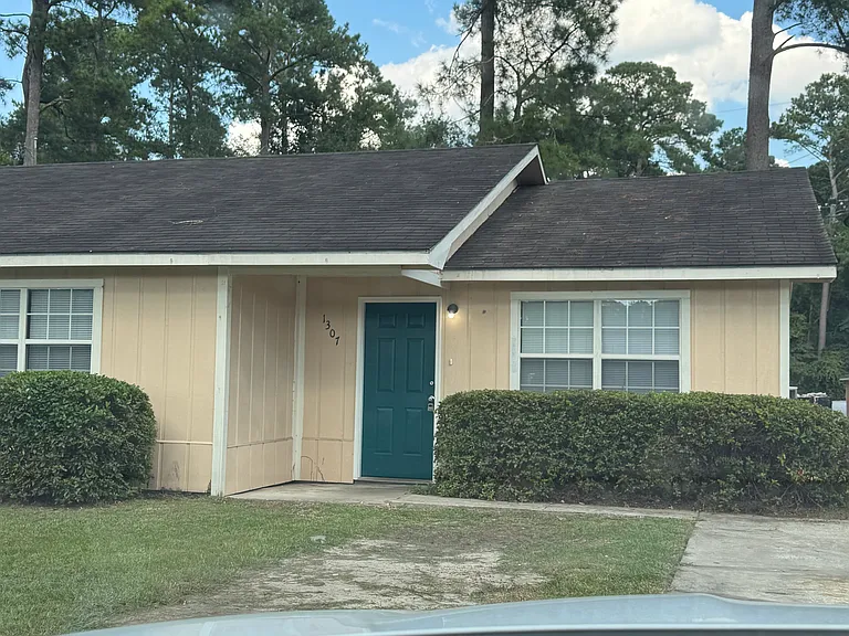1307 Summer Cir SW — Photo 9