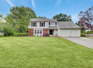 21 Alexandria Dr, Manalapan, NJ