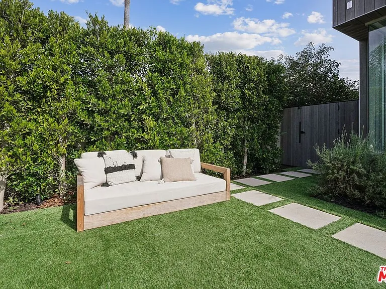1310 Preston Way — Photo 32