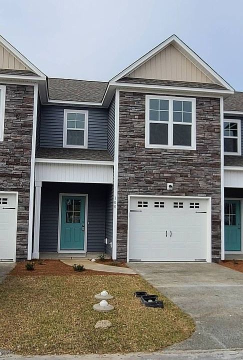1st image of 300 S Stingray Ln