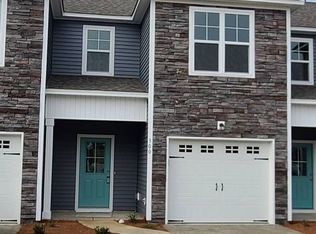 300 S Stingray Ln, Sneads Ferry, NC 28460
