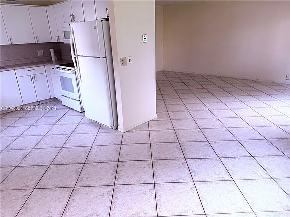 4th image of 100 SW 132nd Way APT 101K