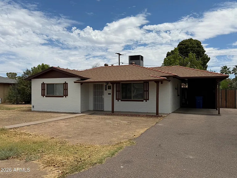 2221 E Osborn Rd — Photo 17