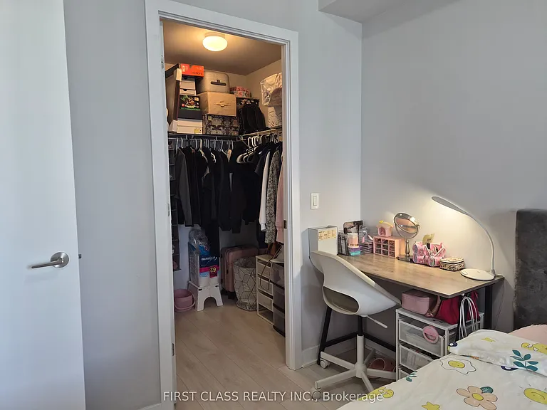 2221 Yonge St #1501 — Photo 11