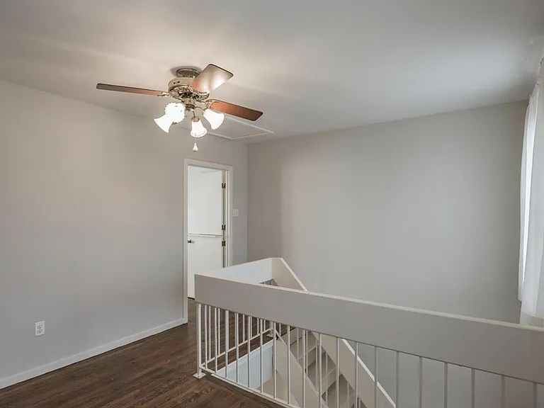 305 Fitzwater St — Photo 15