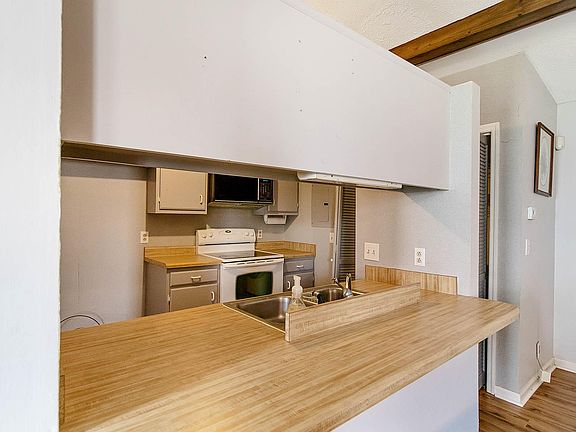 5th image of 810 Patio Ct