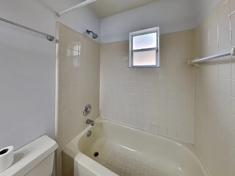 9610 N 12th St #B — Photo 5